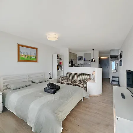 Alpine Club Retreat, Studio, Pool And View Appartement