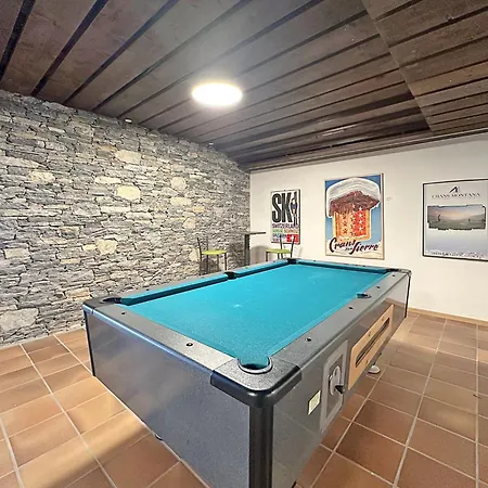 Alpine Club Retreat, Studio, Pool And View Apartment *